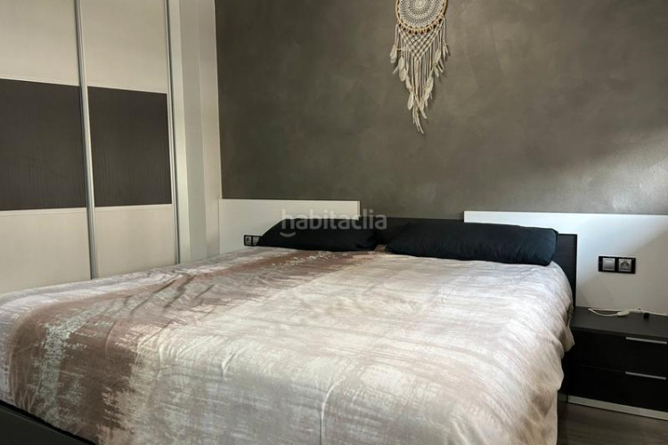 Piso zona grípia. piso de 3habs + 2 lav. + 2 balcones+ pk en Terrassa