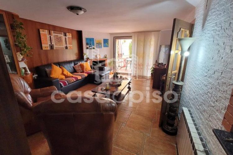 Casa adosada chalet independiente en Les Martines en Terrassa