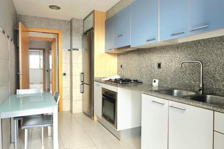 Ático atico seminuevo de 102 m2 con terraza de 53 m2 a pie de comedor con parquing y tratero incluidos en avenida madrid tocando estacio en Terrassa