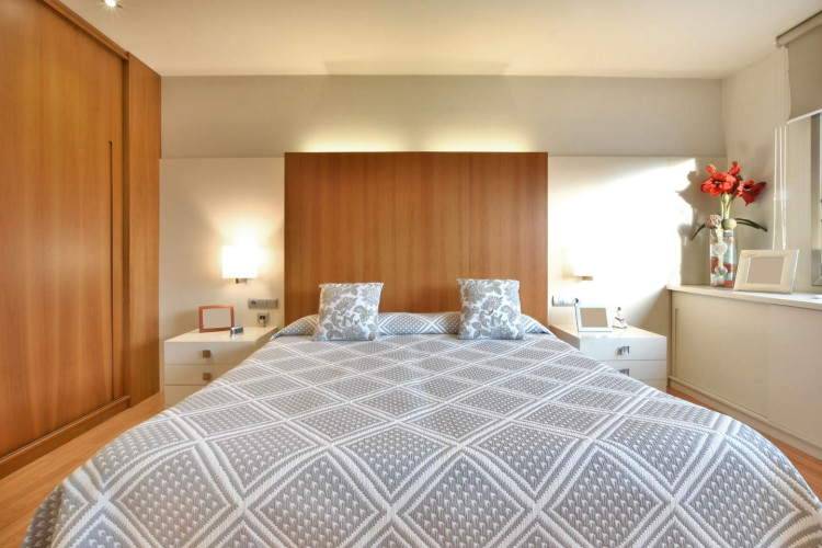 Carrer de la Poetessa Caparu00E0, Sant Pere Nord