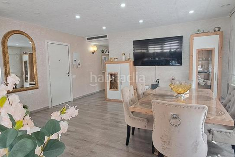 Piso zona de Ca n'Anglada. ático de 2habs + 1 lav. + 2 terrazas en Terrassa