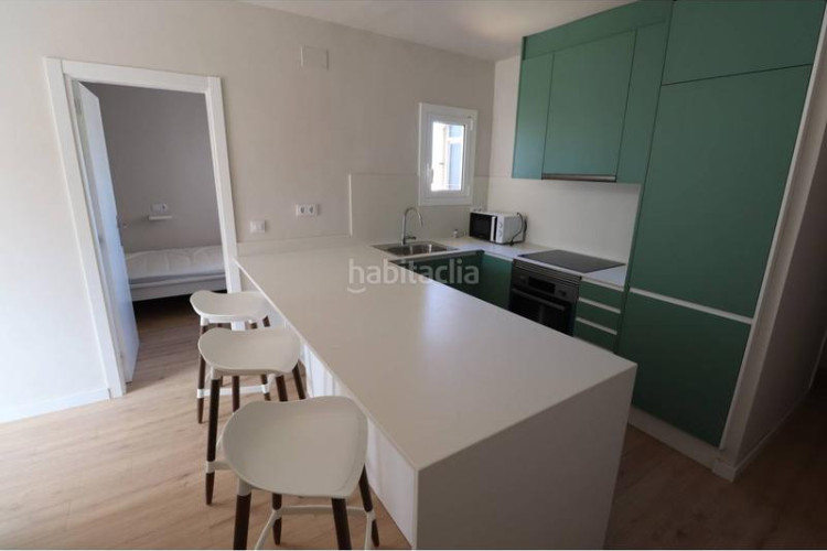 Piso escoles, acabado de reformar en Plaça Catalunya - Escola Industrial Terrassa