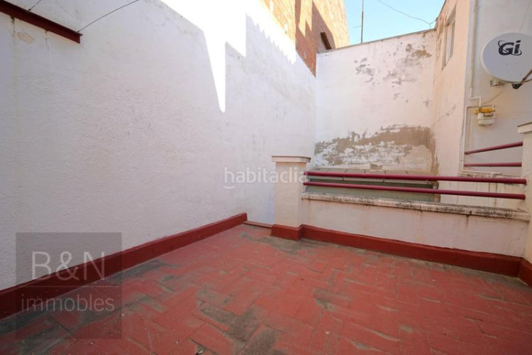 Piso una planta baja exclusiva, sin complicaciones, con espacios exteriores y mucho potencial. lista para empezar tu nueva vida. en Terrassa