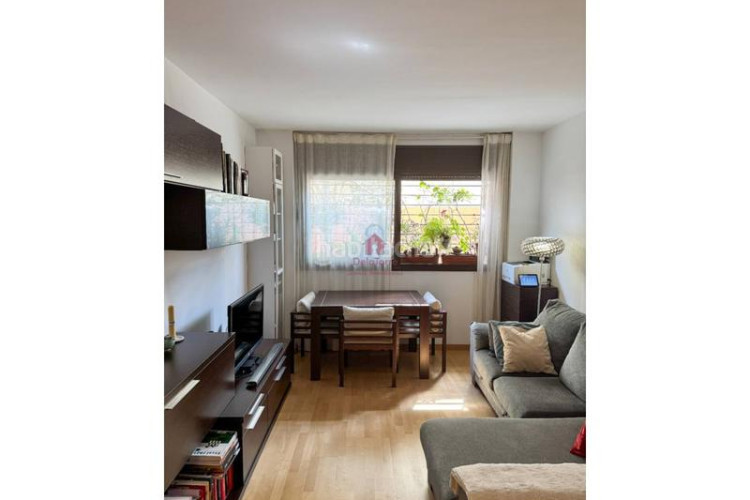 Piso bonito piso en venta listo para entrar a vivir, tocando avda. barcelona. en Terrassa