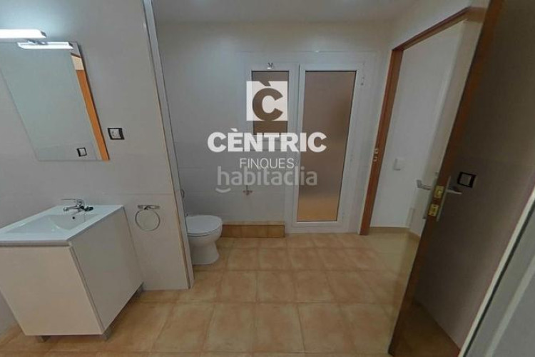 Piso  moderno con 3 habitaciones gran oportunidad ! en Terrassa