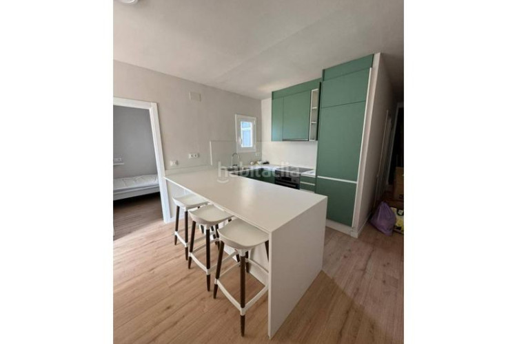 Piso escoles, acabado de reformar en Plaça Catalunya - Escola Industrial Terrassa