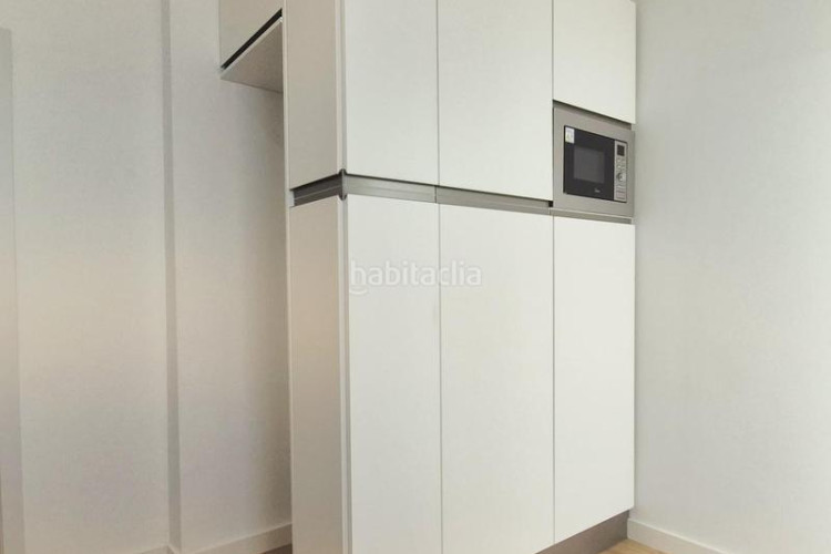 Piso de 4 hab reformat a estrenar al carrer prat de la riba tocant jacquard en Terrassa