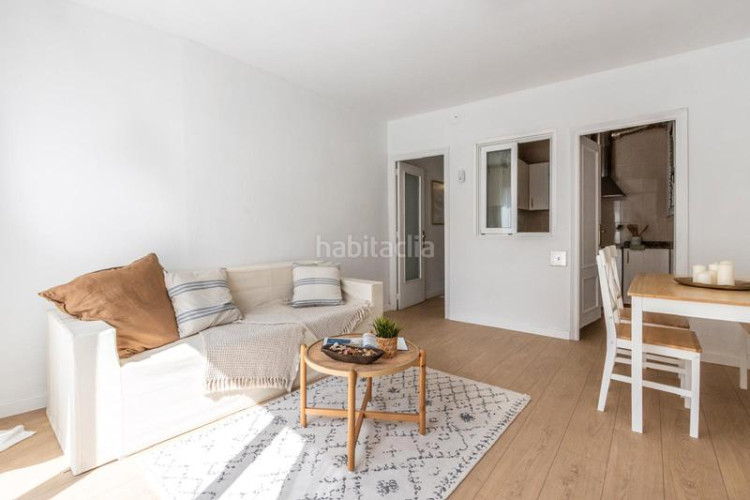 Dúplex vivienda tipo dúplex de 2habs. + garaje + patio. zona Segle XX en Terrassa