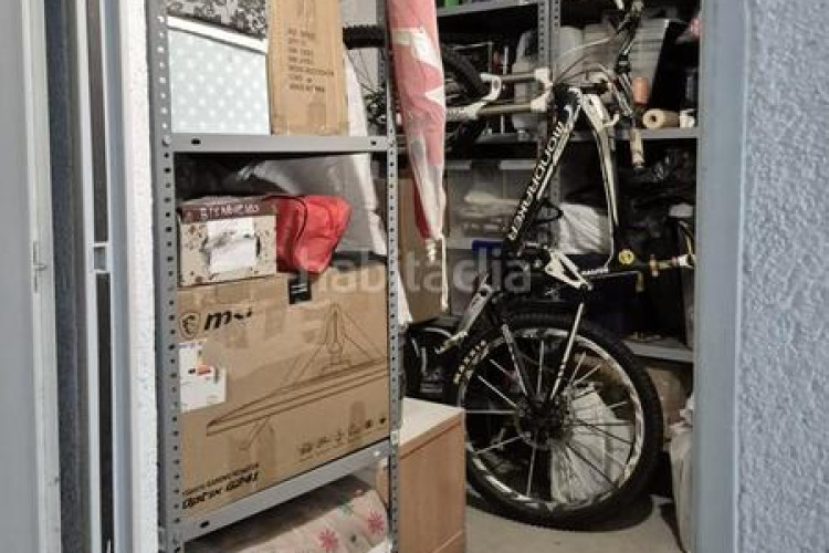 Planta baja  seminueva de 3 hab con patio de 60 m2 en rambla francesc macia en Terrassa