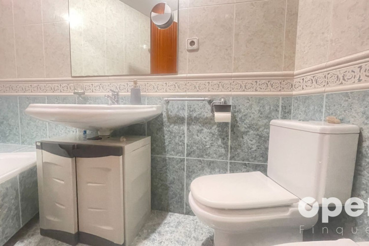 Mestre Serrat, Barri del Centre