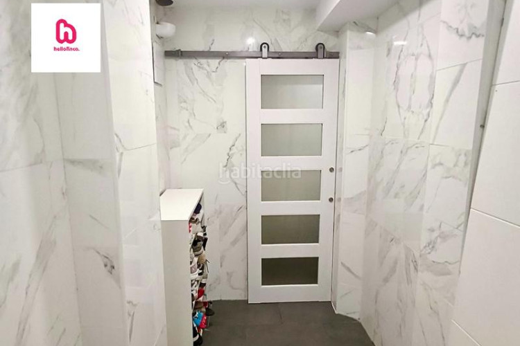 Piso  de 3 habitaciones para entrar a vivir con balcón y ascensor en Terrassa