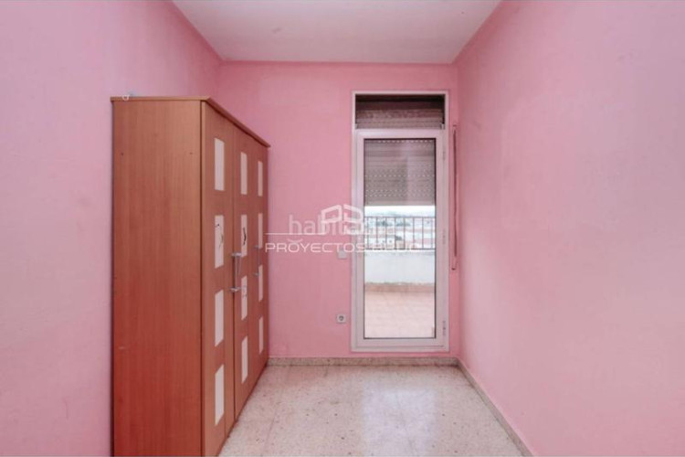 Piso ático con terraza con 5 habitaciones en can palet infórmese en Terrassa