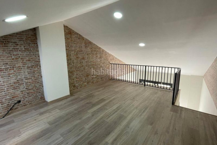 Dúplex zona de Ca n'Aurell. duplex de obra nueva de 3habs. + 1lav. + terraza en Terrassa