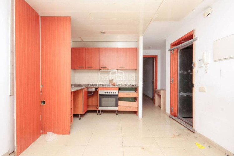 Piso  de 1 dormitorio, finca del 2006 en venta infórmese en Terrassa