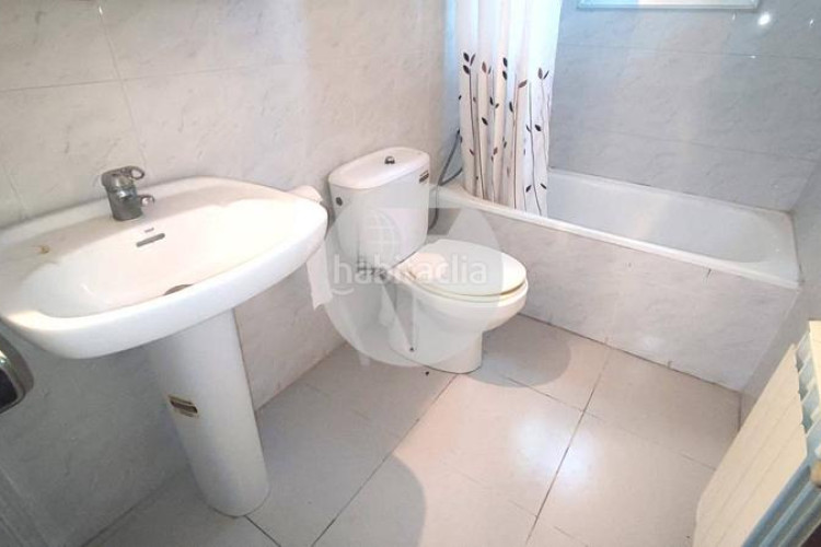 Casa encantadora casa independiente en Can Parellada, perfecta para dos familias en Terrassa