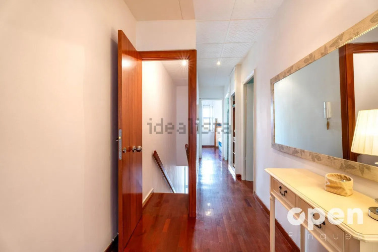 Chalet adosado en calle de Pau Claris