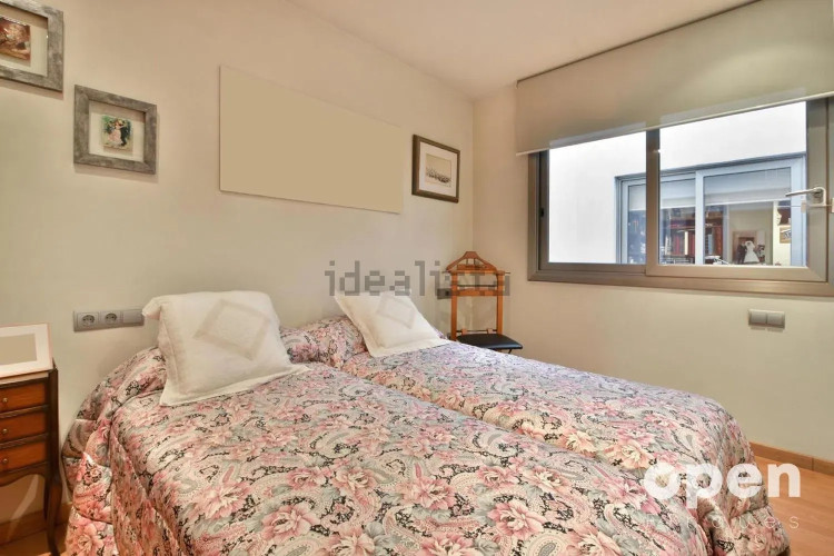 Chalet adosado en calle de la Poetessa Caparà