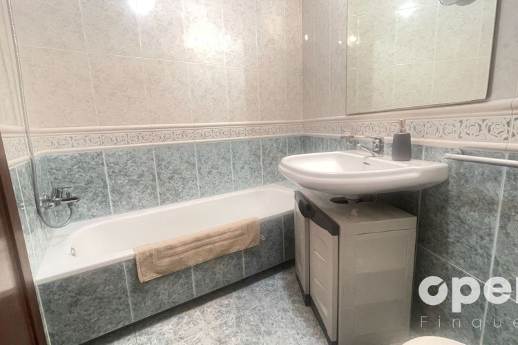 Mestre Serrat, Barri del Centre