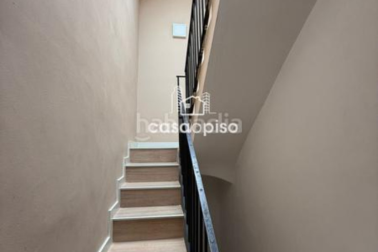 Casa adosada  en ca naurell, 3 dormitorios y 2 baños. buen estado, orientada al sur. perfecta para disfrutar de un hogar acogedor. en Terrassa
