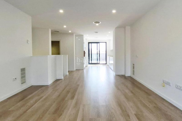 Dúplex duplex invertit obra nova de 160 m2 4 hab dobles i 4 terrasses al carrer transversal en Terrassa