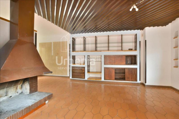 Dúplex piso con gran terraza ! en Cementiri Vell Terrassa