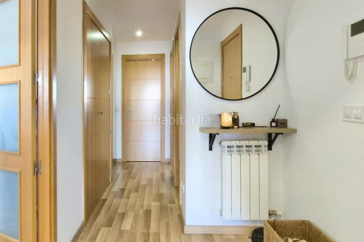 Piso edifici blau cel 3 hab amb 12 m2 sud al costat estacio est en Terrassa