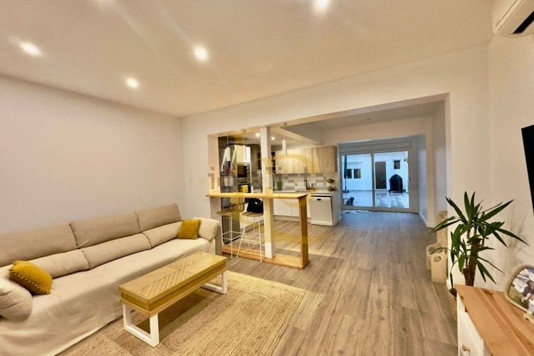 Chalet adosado en venta en Calle de Solsona
