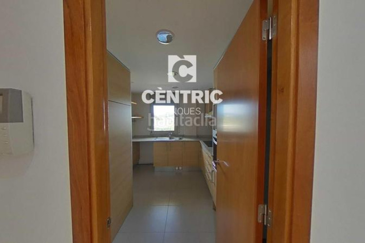 Dúplex piso luminoso con 3 habitaciones gran oportunidad de inversión! en Terrassa