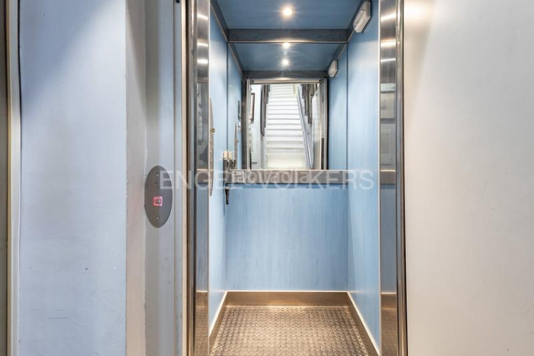 Casa espectacular casa adosada con 2 plazas de garaje en Terrassa