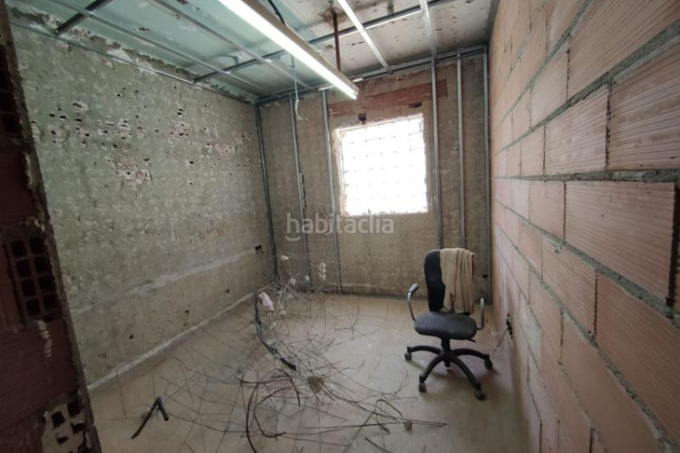 Casa adosada adosado en venta en centre, 3 dormitorios. en Terrassa