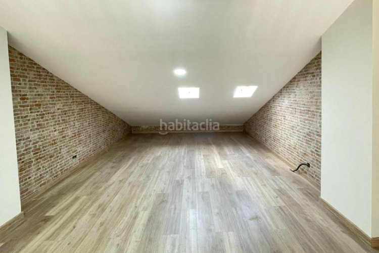 Dúplex  nuevo con terraza y buhardilla en ca naurell en Terrassa