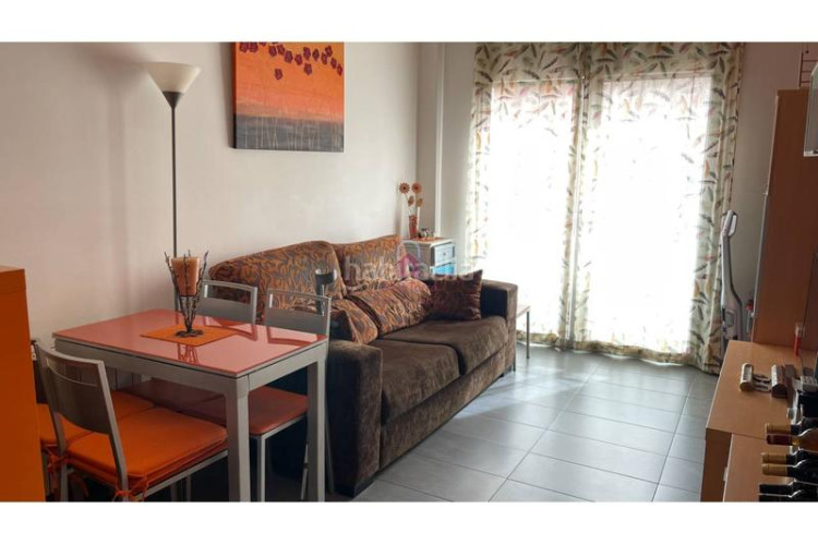 Piso  seminuevo en venta tocando avda. de barcelona de 35m construidos. en Terrassa