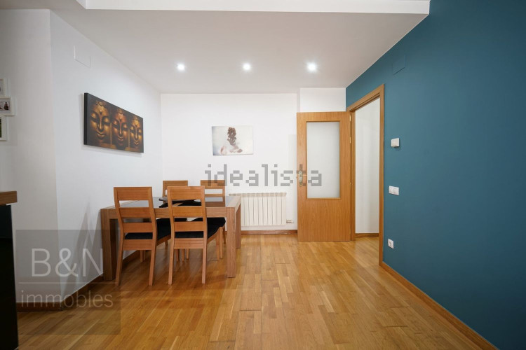 ¡Te vas a enamorar de su carácter! Amplio, luminoso, con zona comunitaria, párquing y trastero.