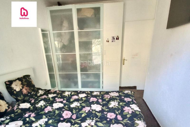Piso  de 3 habitaciones para entrar a vivir con balcón y ascensor en Terrassa