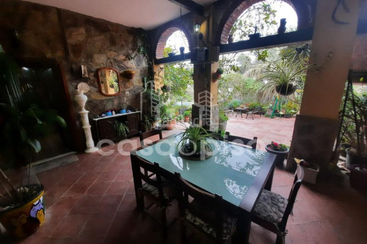 Casa adosada chalet independiente en Les Martines en Terrassa