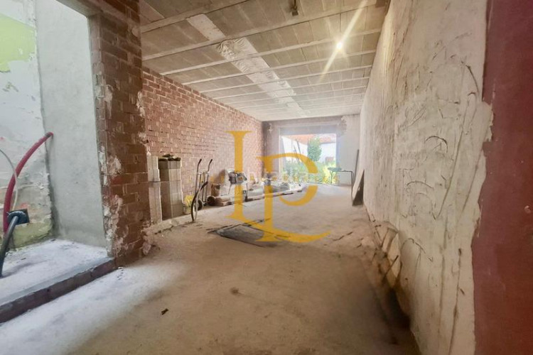 Casa  de pueblo independiente en construccion para acabar a tu gusto en Terrassa