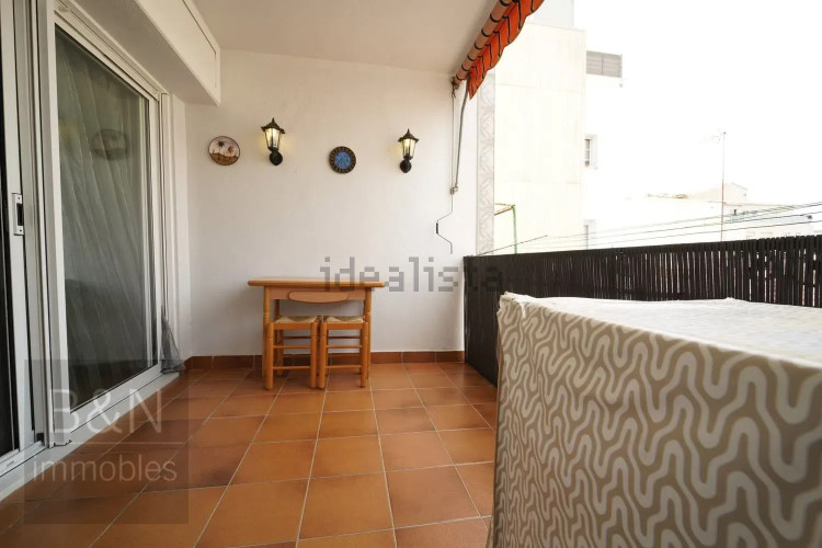 Un hogar reformado, con doble salida exterior y solo un vecino.