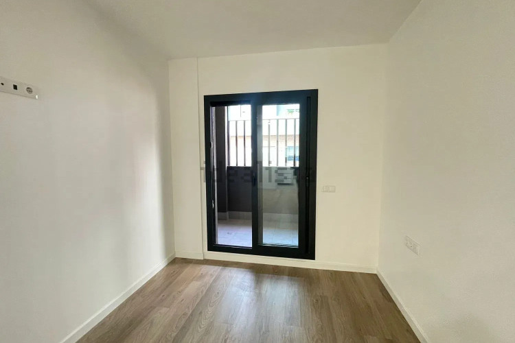 Piso en calle Transversal, 181