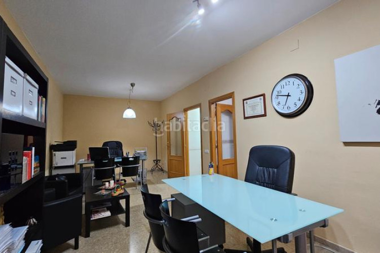Planta baja en carrer de ricardo caro 31 exclusiva vivienda seminueva con parquing en Terrassa