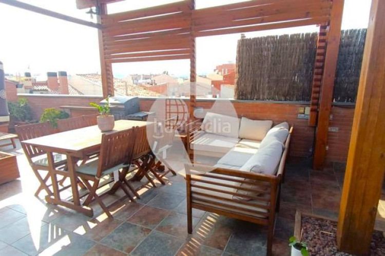 Dúplex  de ensueño en el centro con gran terraza y balcón, 2 plazas de parking y detalles premium en Terrassa