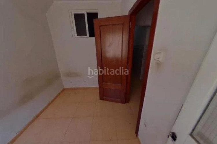 Piso (barcelona). "okupado" (no se puede visitar ni hipotecar). en Terrassa