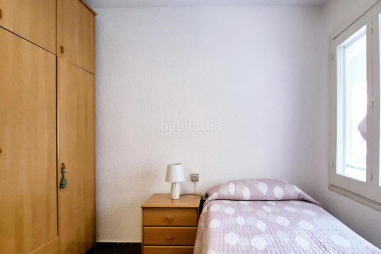 Piso cantoner de 115 m2 i 4 hab al carrer faraday a 100 metres de la plaça del progres en Terrassa