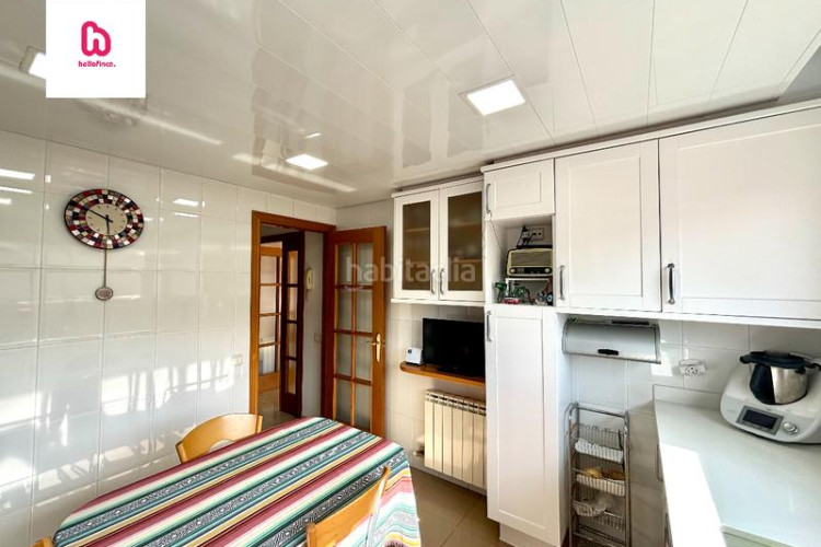 Ático  dúpex con terraza balcón y plaza de parking en Terrassa