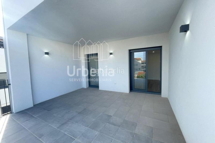 Dúplex duplex tercera planta, 4 habitaciones y con terrazas en Terrassa