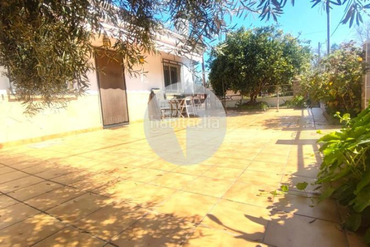 Casa encantadora casa independiente en Can Parellada, perfecta para dos familias en Terrassa