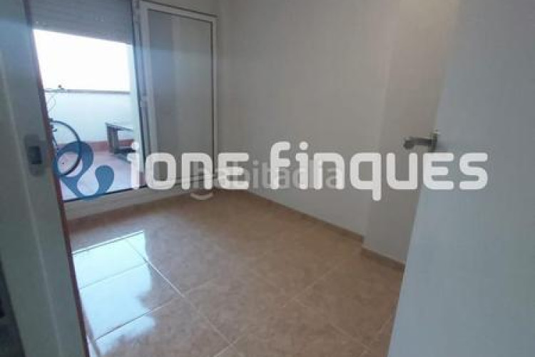 Piso ione finques ofrece en Egara Terrassa