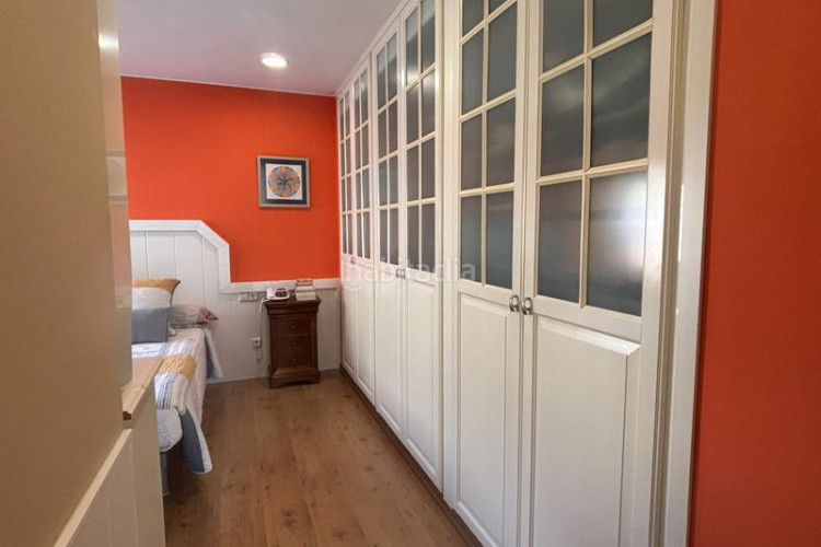Dúplex impecable duplex en el corazón de pere parres a dos minutos del centro con parquing incluido en Terrassa