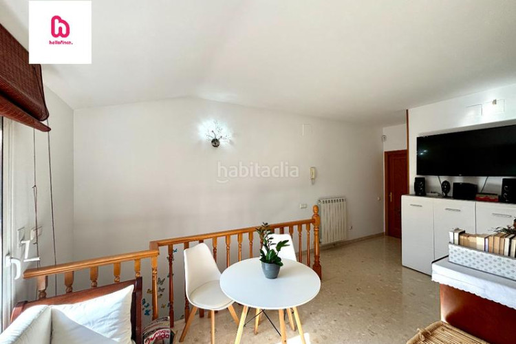 Ático  dúpex con terraza balcón y plaza de parking en Terrassa