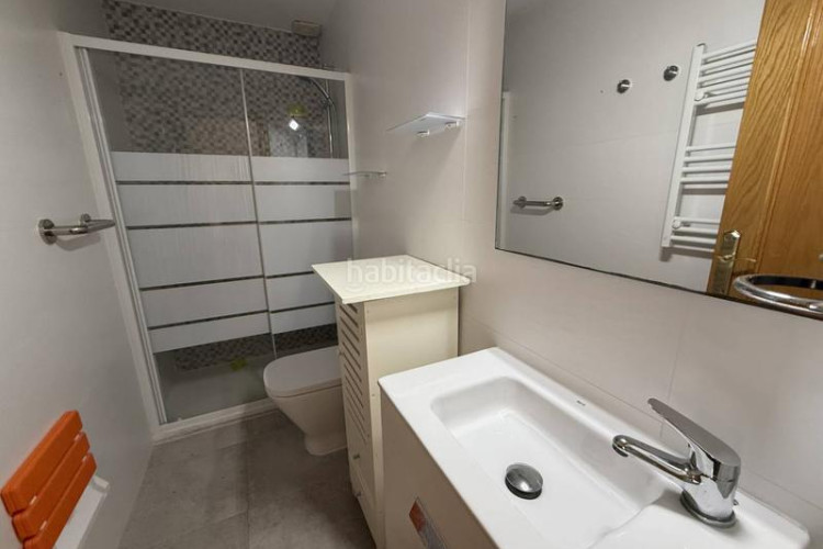 Piso gran piso en can aurell , 4 habitaciones y parking incluido en Terrassa