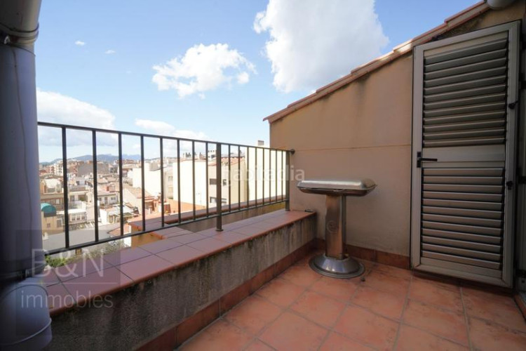 Dúplex impresionante dúplex de 4 dormitorios con 3 salidas al exterior espaciosidad y luz natural en cada rincón en Terrassa